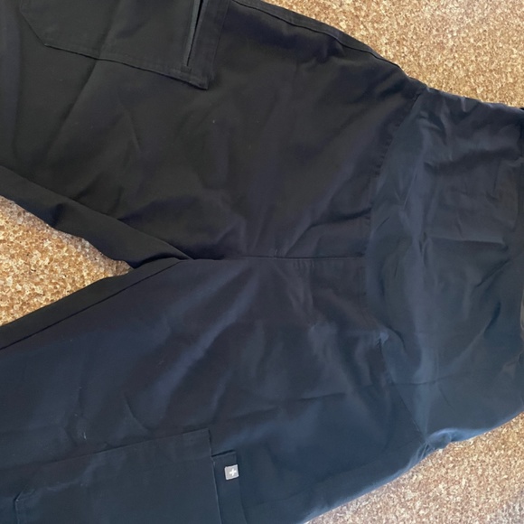 Figs Maternity set (black) - Picture 3 of 3